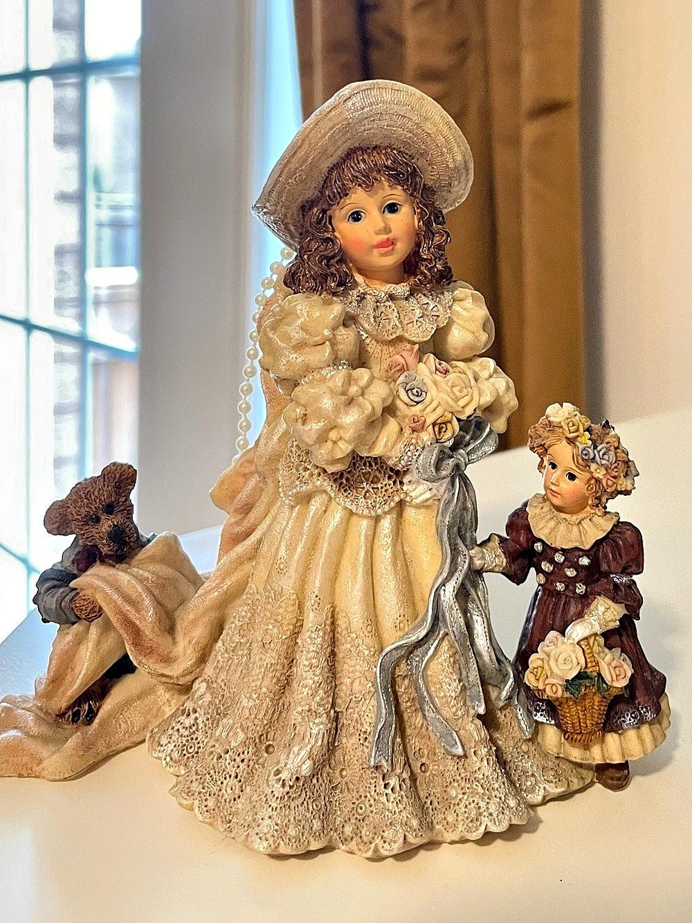 Yesterday's Child I Wanna Be Series, No. 3 Figurine Group Cream & Brown Decor